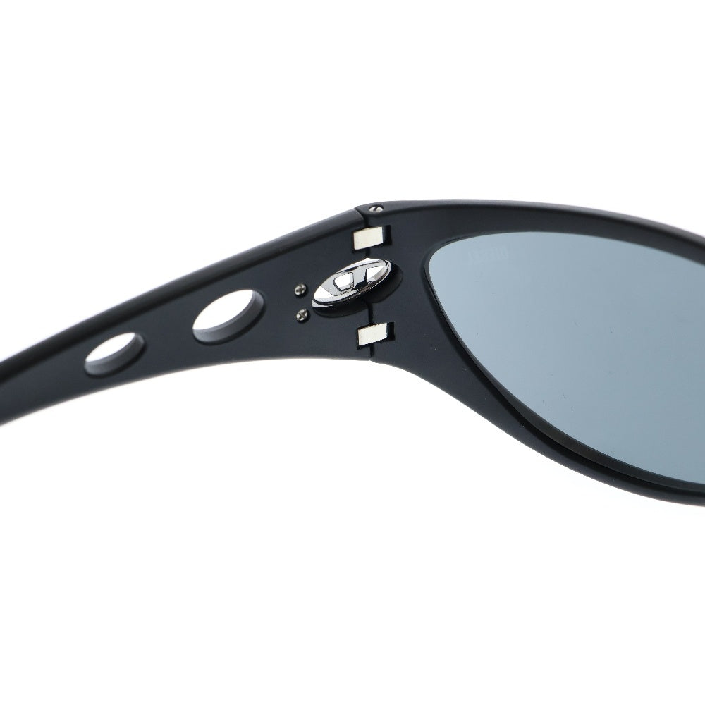 DIESEL(ディーゼル) Cat-eye style sunglassesキャットアイ スタイル サングラス 0DL3004U ブラック