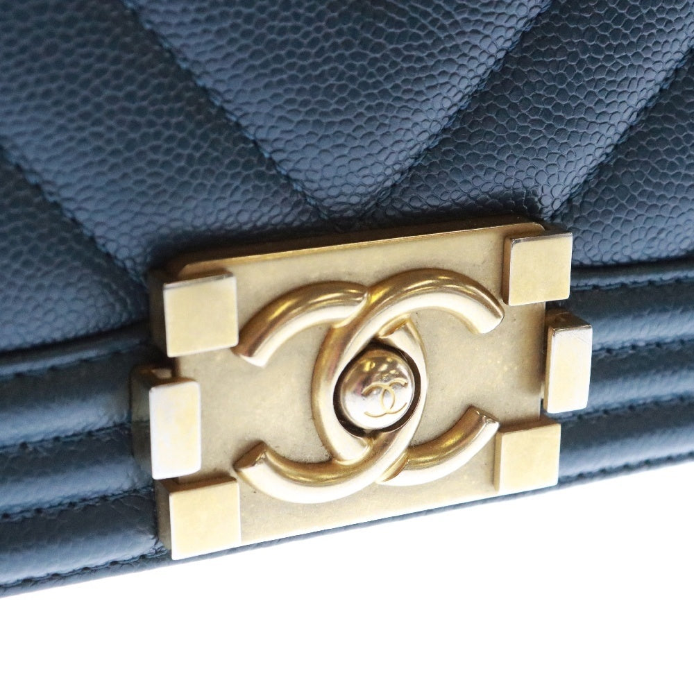 CHANEL(シャネル) キャビアスキン ボーイシャネル ゴールド金具 チェーンショルダーバッグ A67086 ネイビー