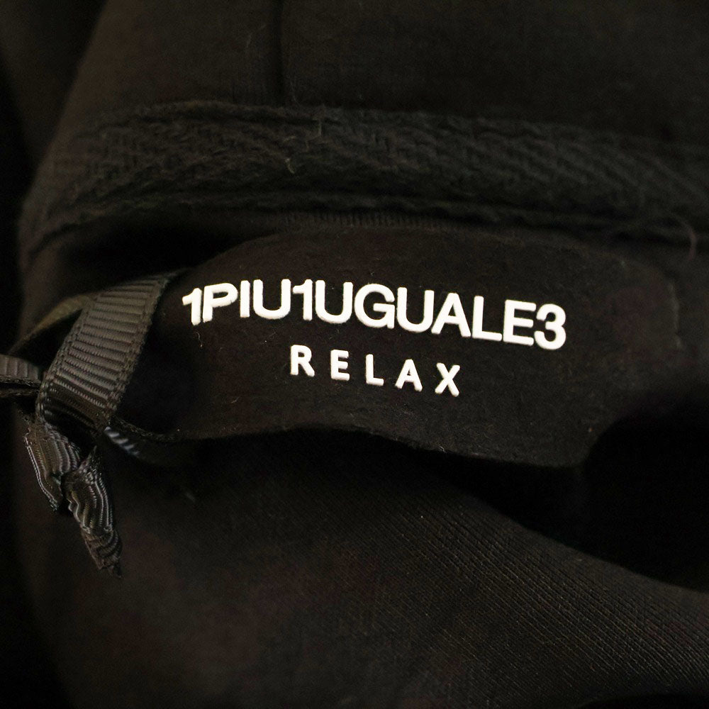 1 PIU 1 UGUALE 3 RELAX(ウノピゥウノウグァーレトレ) フロントロゴ刺繍 ナイロン切り替え スウェットパーカー ブラック