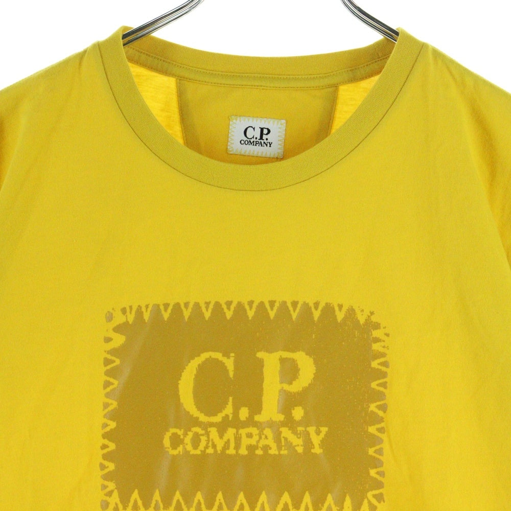 C.P. Company(シーピーカンパニー) フロントロゴプリント 半袖クルーネックTシャツカットソー 12CMTS042A イエロー