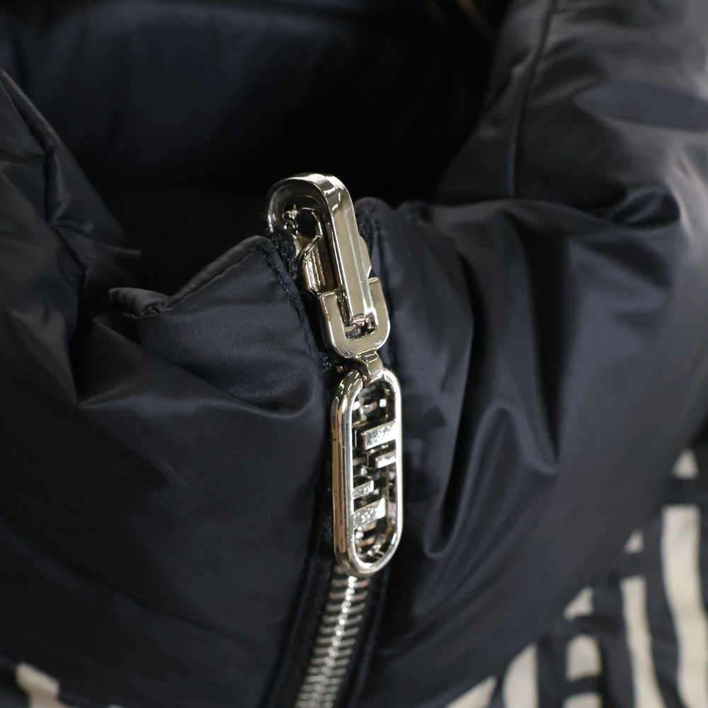 FENDI(フェンディ) 24SS ズッカ リバーシブル中綿ベスト 総柄 ブラック/ブラウン FAA915