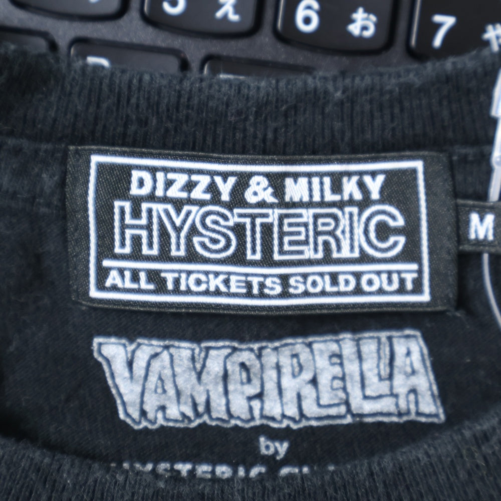 HYSTERIC GLAMOUR(ヒステリックグラマー) 23SS VAMPIRELLA CAUGHT DEMONS ヴァンピレラ デーモン プリント 半袖カットソー Tシャツ ブラック
