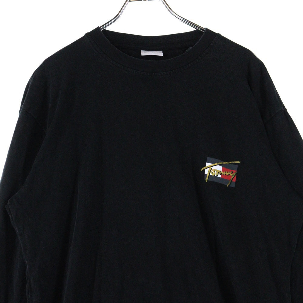 TOMMY JEANS(トミージーンズ) バッグロゴプリント 長袖クルーネックTシャツカットソー ブラック