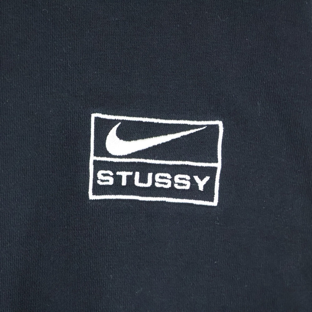 NIKE(ナイキ) ×STUSSY Washed NRG Fleece Crewneck ステューシー ウォッシュ加工 ロゴ刺繍 長袖スウェットトレーナー ブラック DO5310-010