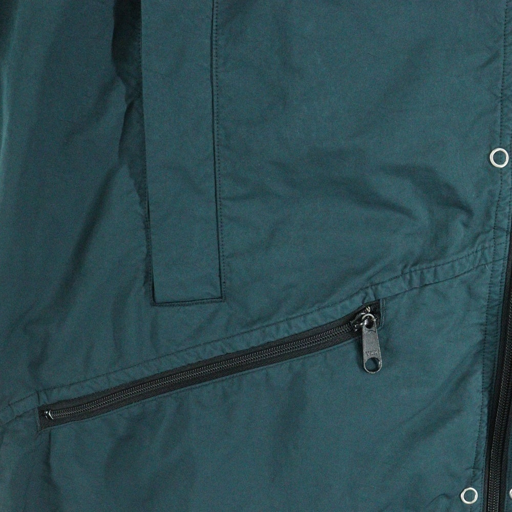 SCYE BASICS(サイベーシックス) ジップアップ ナイロンジャケット カーキ 5120-71526