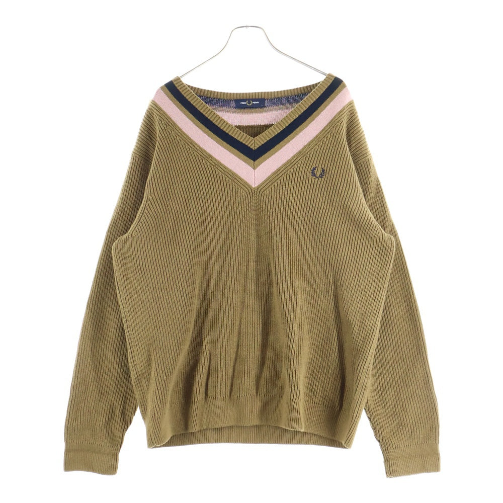 FRED PERRY(フレッドペリー) ロゴ刺繍 Vネック ニットセーター ブラウン