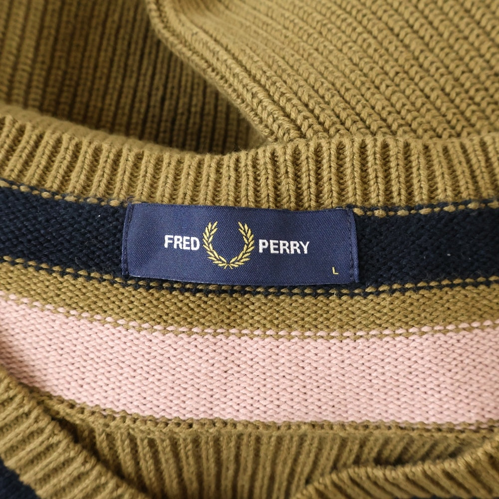 FRED PERRY(フレッドペリー) ロゴ刺繍 Vネック ニットセーター ブラウン