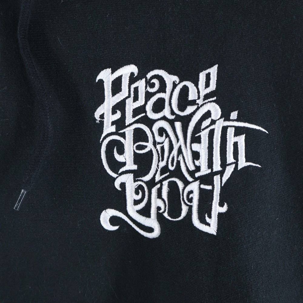 EXAMPLE(エグザンプル) Peace Be With You グラフィック刺繍 ロゴフーディ ブラック