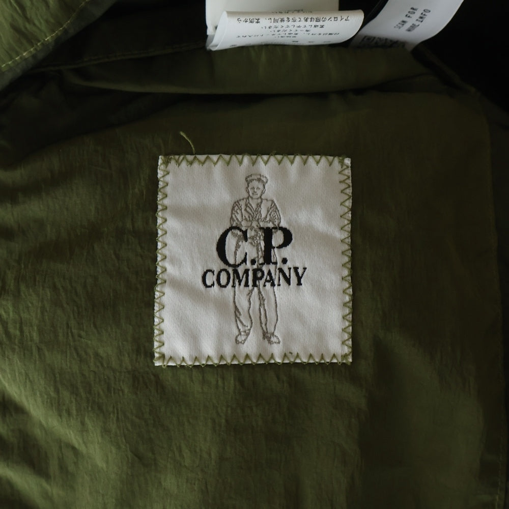 C.P. Company(シーピーカンパニー) 25AW エコクロームアールミックスドフーデッドダウンジャケット ガーメントダ 2502198 ダウンジャケット カーキ