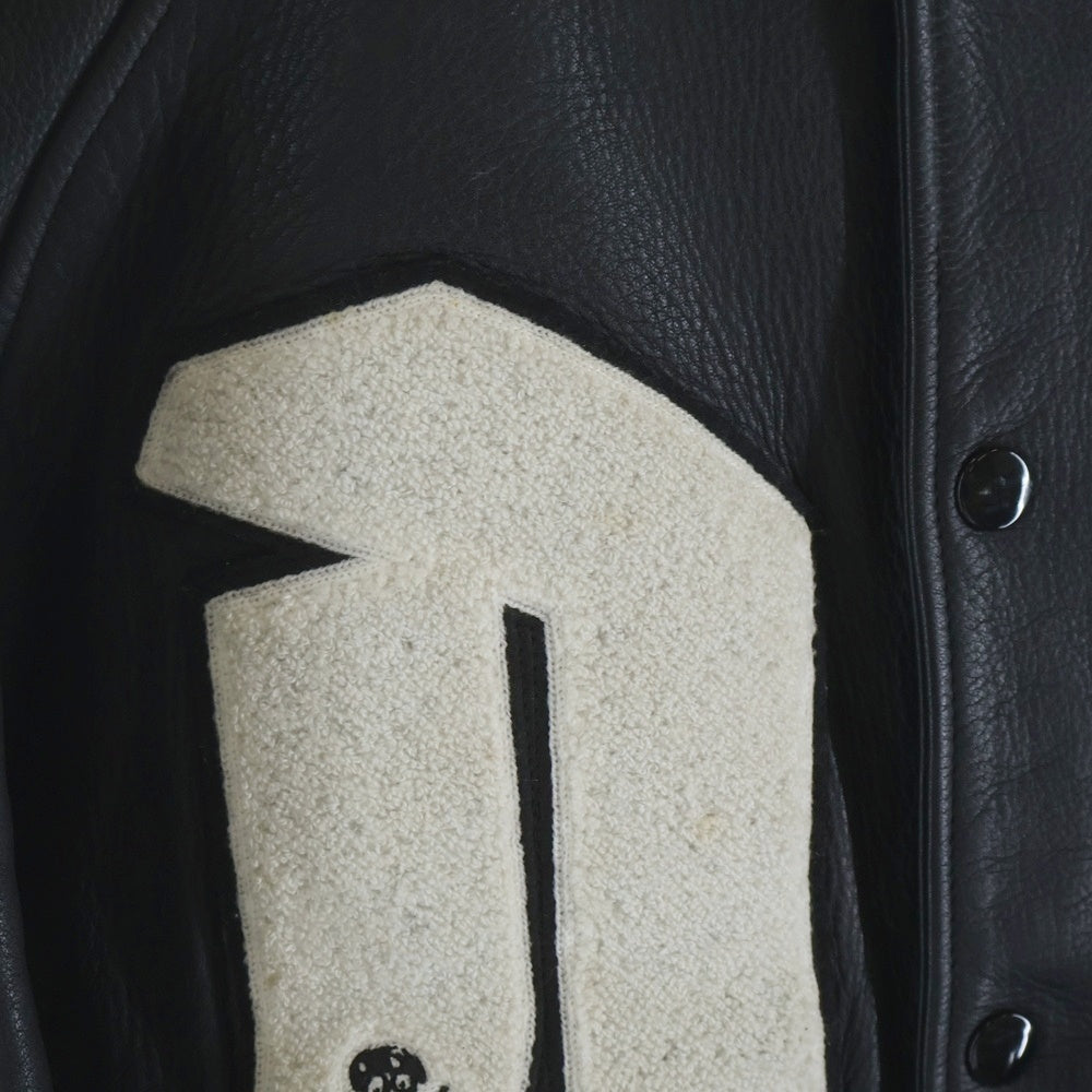 WTAPS(ダブルタップス) BLACK FLAG限定 BLUULINK バックストーム刺繍 レザースタジアムジャケット ブラック SPDT-JK-BF01SP