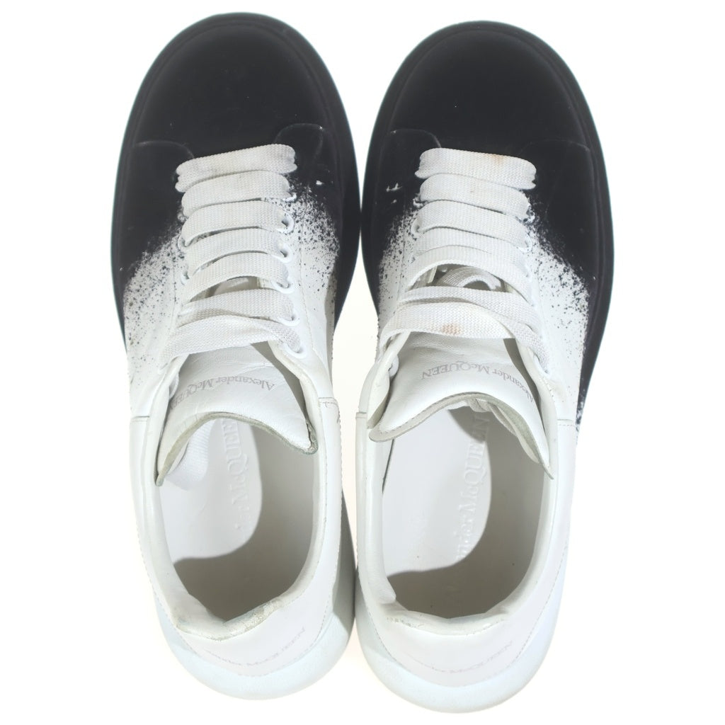 Alexander McQueen(アレキサンダーマックイーン) Chunky Spray Paint スプレープリント ローカットオーバーサイズスニーカー ブラック/ホワイト 575425