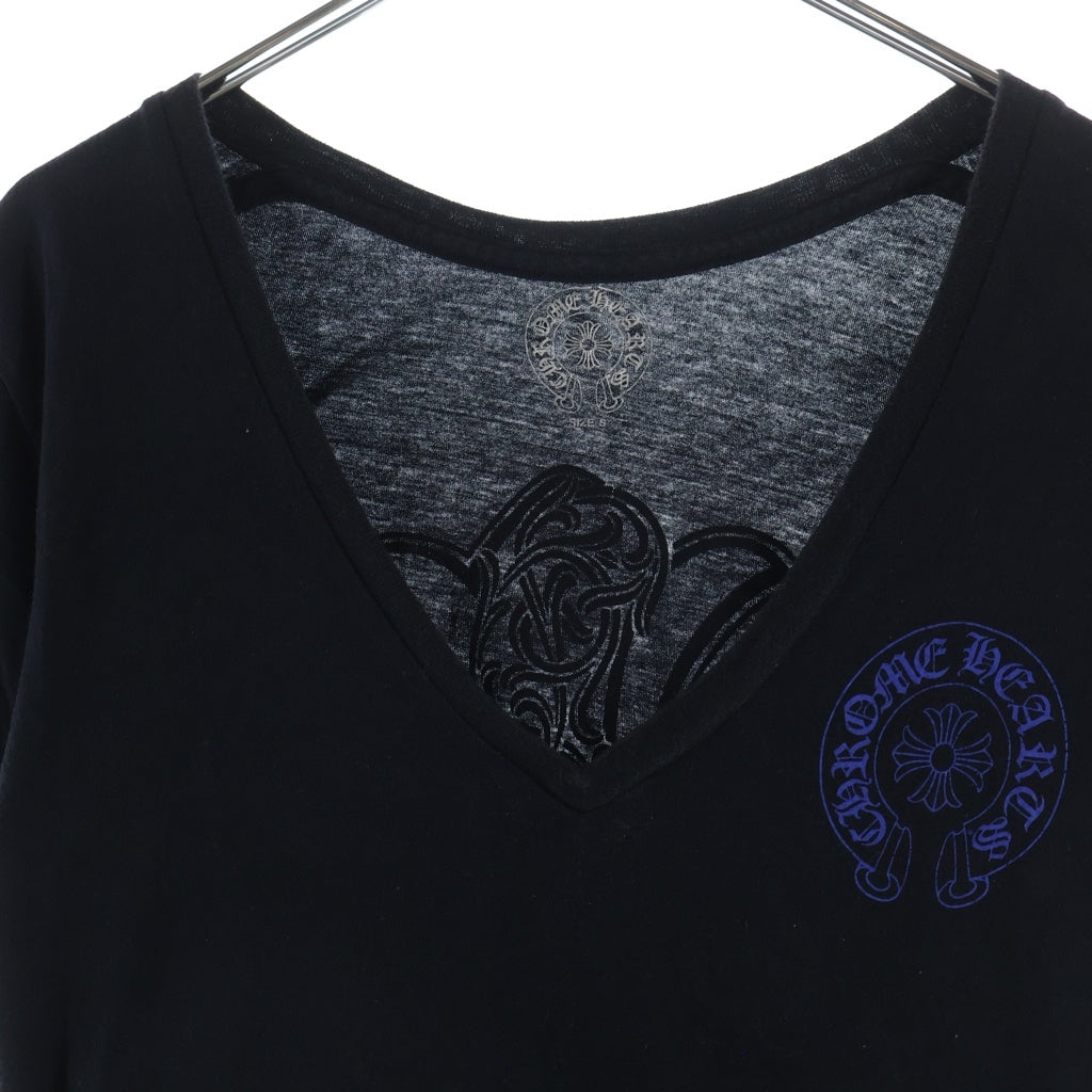 CHROME HEARTS(クロムハーツ) オールド ブルー バックCH スクロール Vネック 半袖Tシャツ ブラック