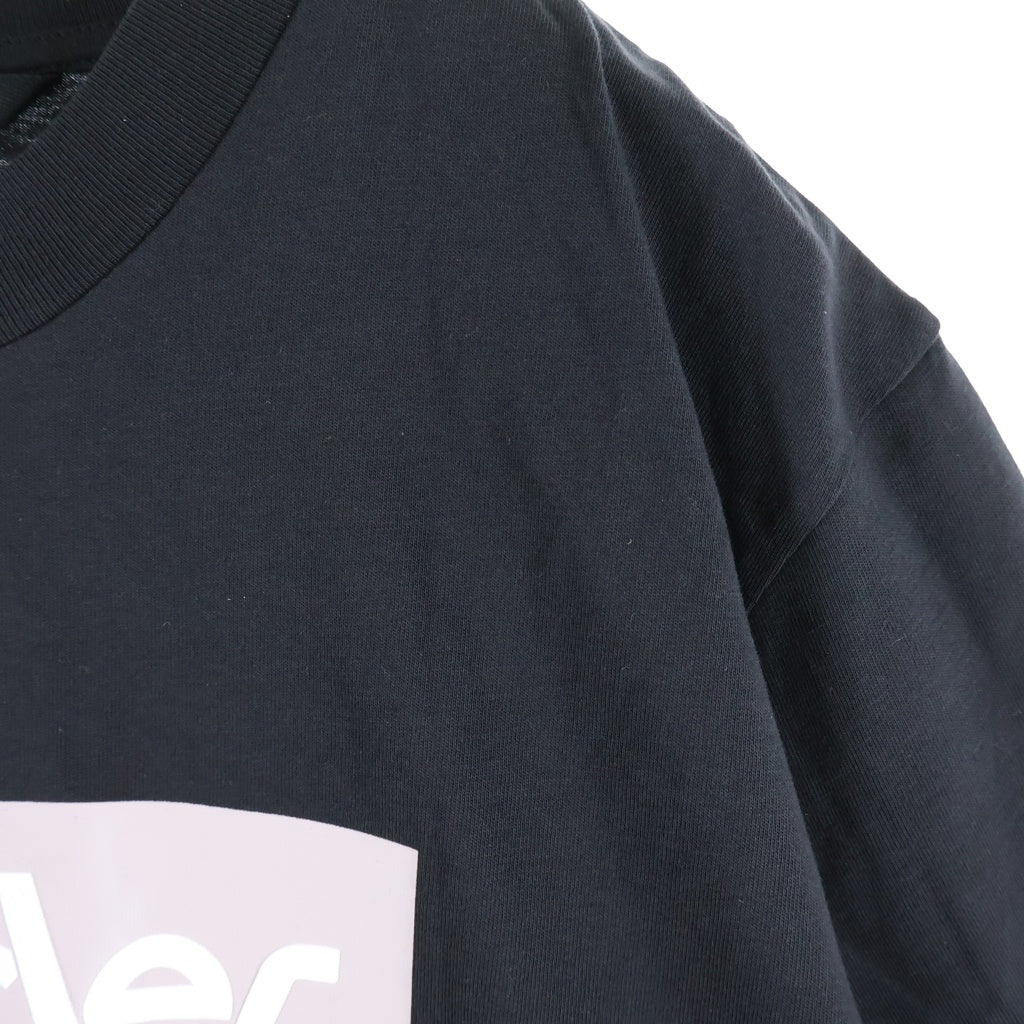 MONCLER(モンクレール) 23SS エンボス加工ロゴ クルーネックTシャツ ブラック J10918C00052