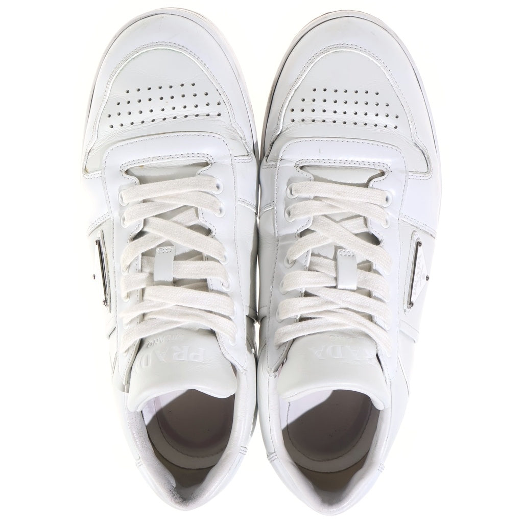PRADA(プラダ) DOWNTOWN SNEAKERS ダウンタウン レザー 三角プレート ローカットスニーカー 2EE364 ホワイト 2EEZ66