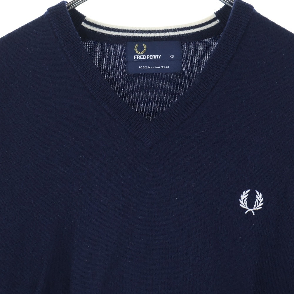 FRED PERRY(フレッドペリー) ロゴ刺繍 クラシック Vネック ウール長袖セーター ネイビー K4500