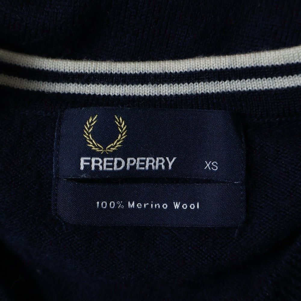 FRED PERRY(フレッドペリー) ロゴ刺繍 クラシック Vネック ウール長袖セーター ネイビー K4500
