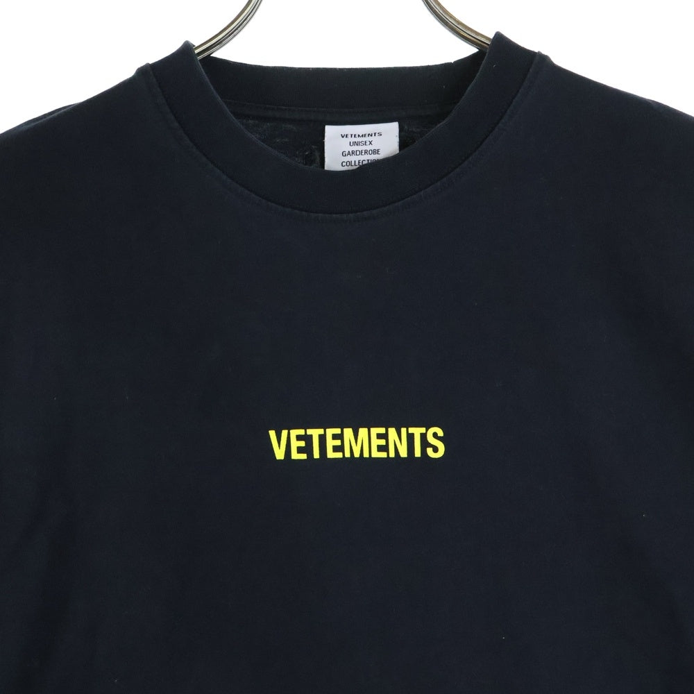 VETEMENTS(ヴェトモン) 20SS LOGO LABEL T-SHIRT ロゴプリント クルーネック コットン 半袖Tシャツ カットソー ブラック UE52TR120X