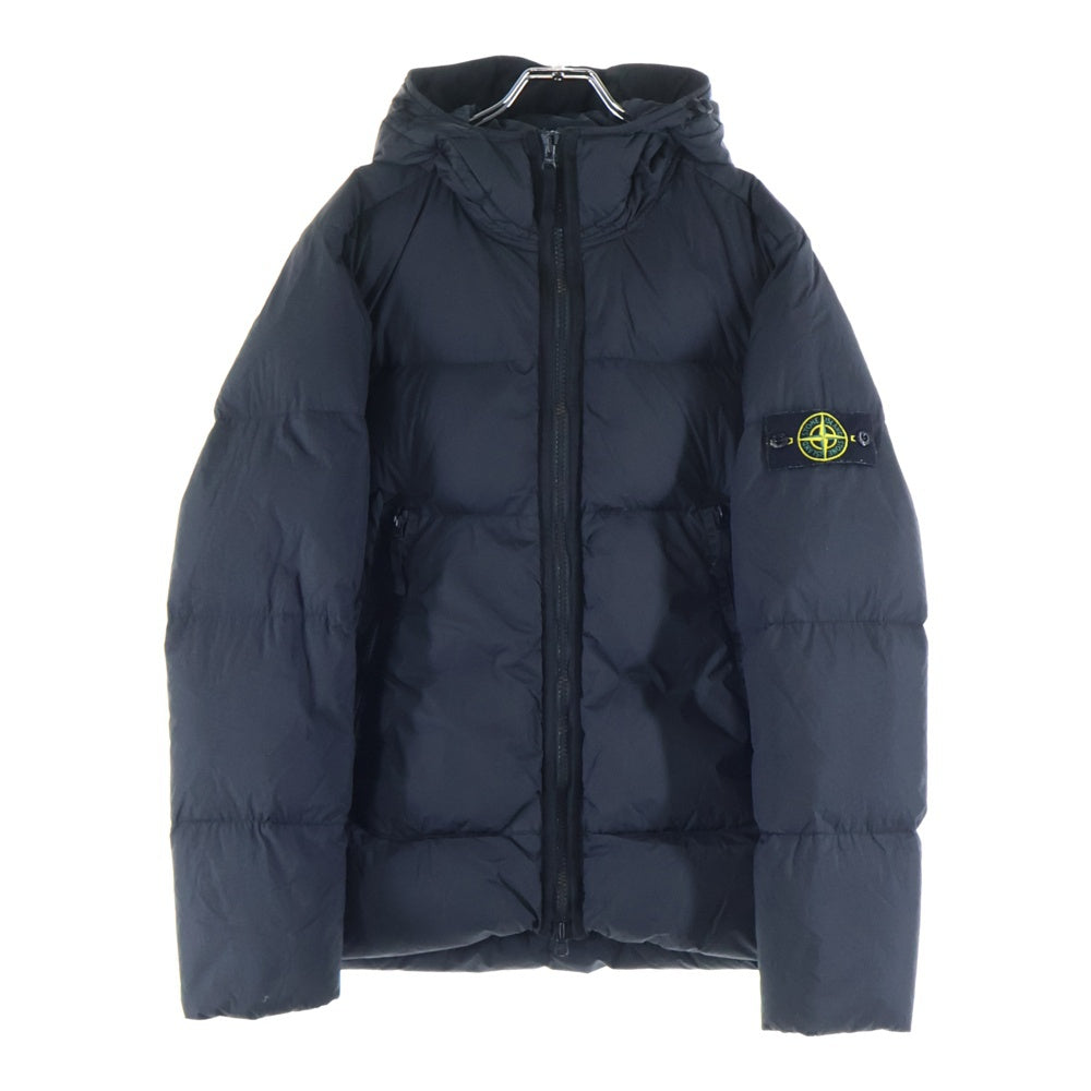 STONE ISLAND(ストーンアイランド) GARMENT DYED CRINKLE REPS NY ロゴワッペン付き ガーメントダイ ロゴワッペン ジップアップ ダウンジャケット ブラック 751540123