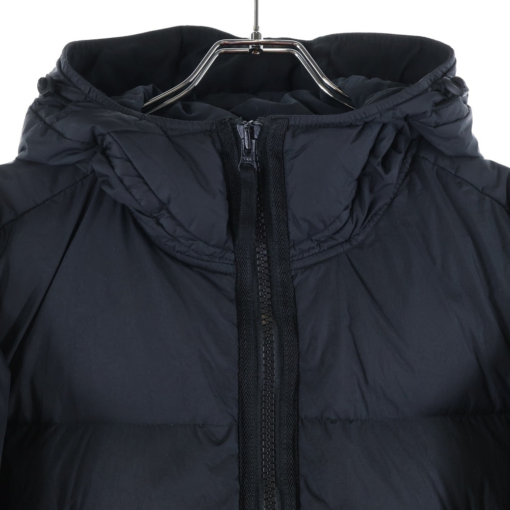 STONE ISLAND(ストーンアイランド) GARMENT DYED CRINKLE REPS NY ロゴワッペン付き ガーメントダイ ロゴワッペン ジップアップ ダウンジャケット ブラック 751540123