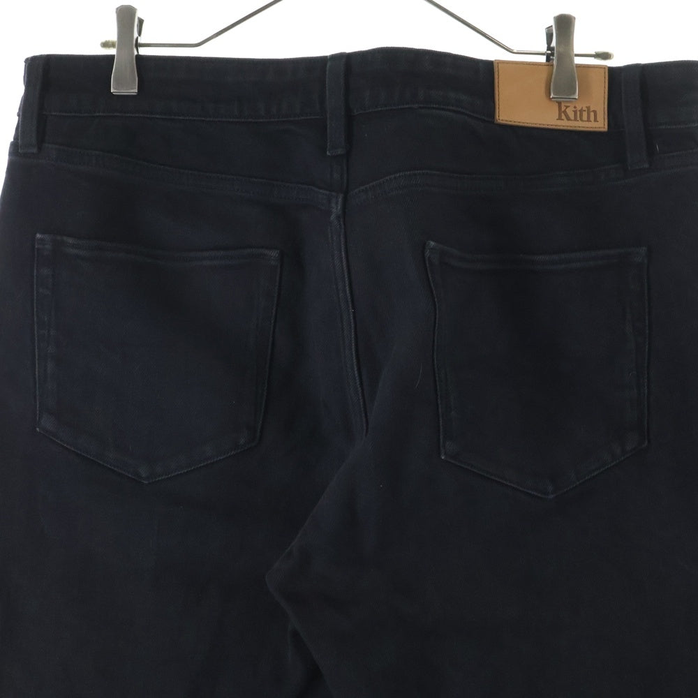 KITH(キス) 24SS CENTRE STRAIGHT DENIM JEANS レザーパッチ付き ジップフライ ストレートデニムパンツ ブラック 24-030-060-0011-7-0