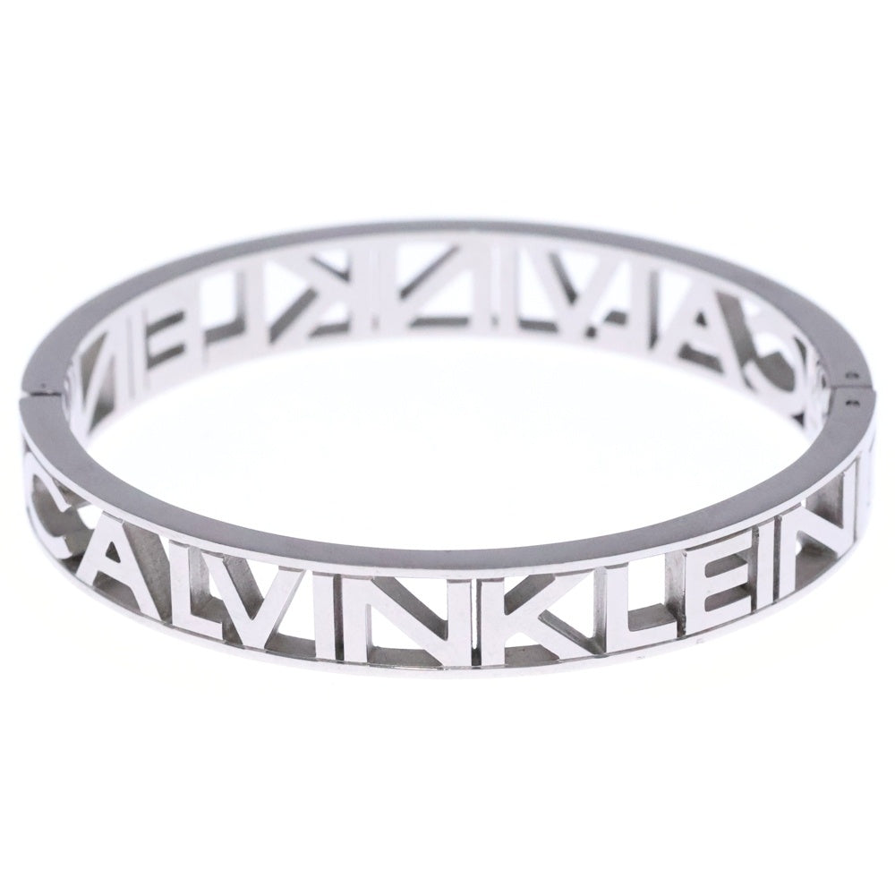 Calvin Klein(カルバンクライン) ロゴ オープンバングル ブレスレット シルバー