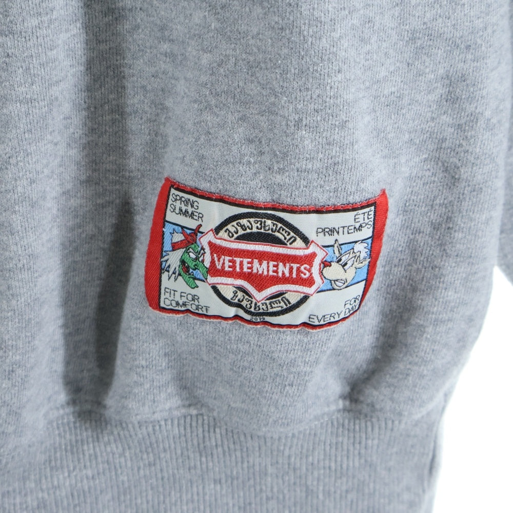 VETEMENTS(ヴェトモン) 19SS CARTOON HOODIE カートゥーン フーディー フロント刺繍 プルオーバーパーカー グレー USS197010