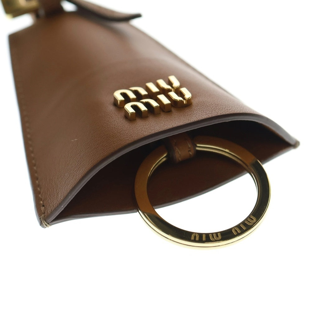 miumiu(ミュウミュウ) GD金具 レザートリック キーホルダー チャーム ブラウン 5TL514 レディース