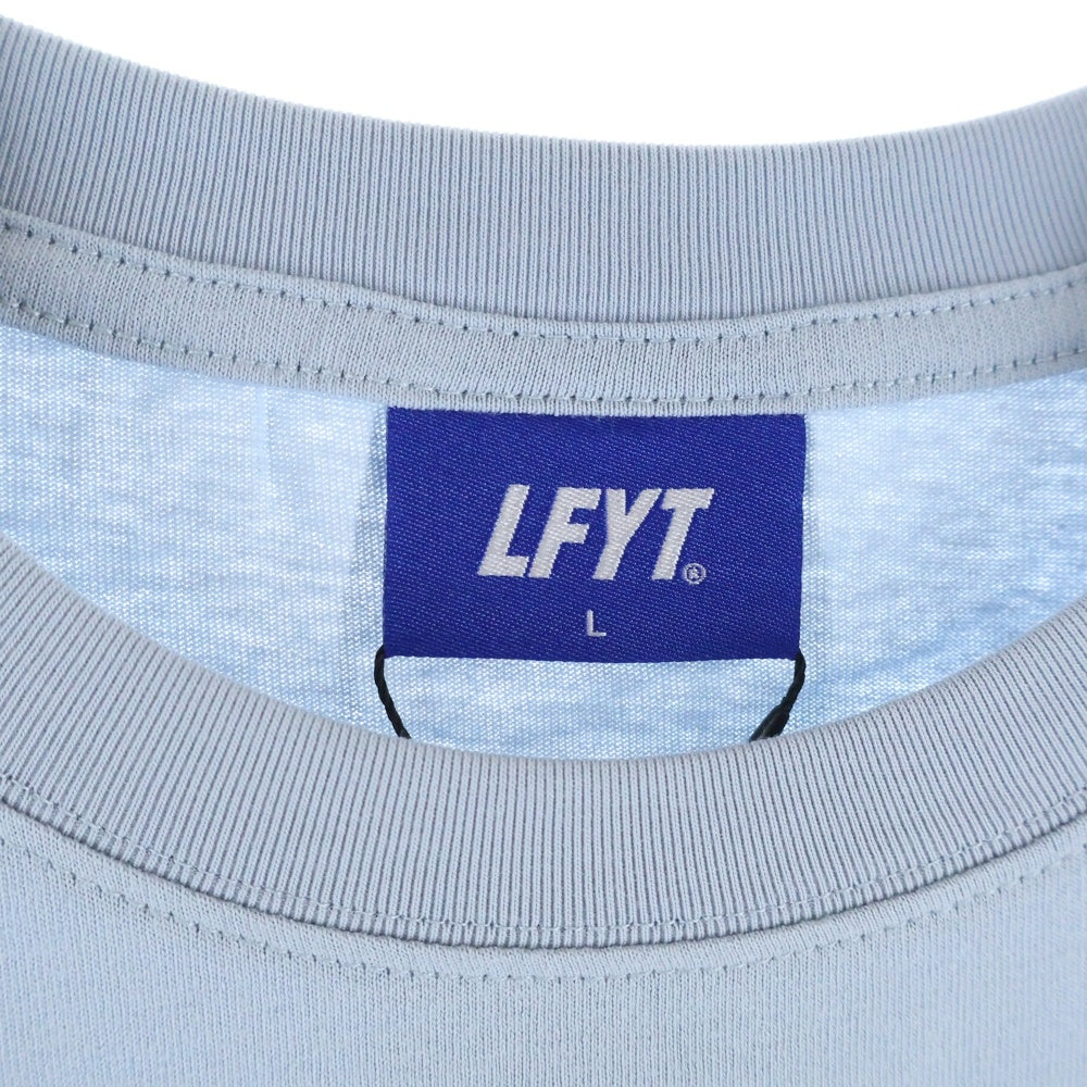 LFYT(エルエフワイティー) カープリント クルーネック 半袖Tシャツ カットソー ライトブルー LS250108