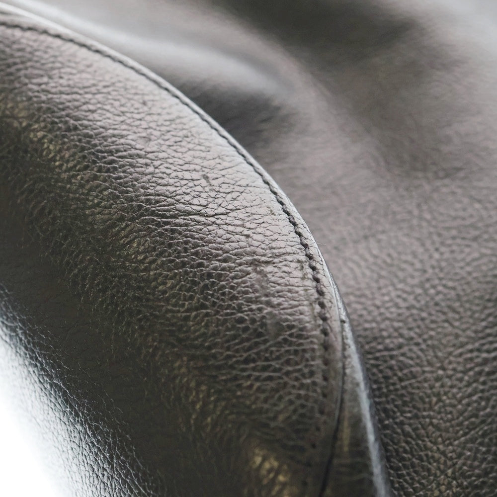 IL BISONTE(イル ビゾンテ) エンボスロゴ バケット型 レザー ハンドバッグ ブラック レディース