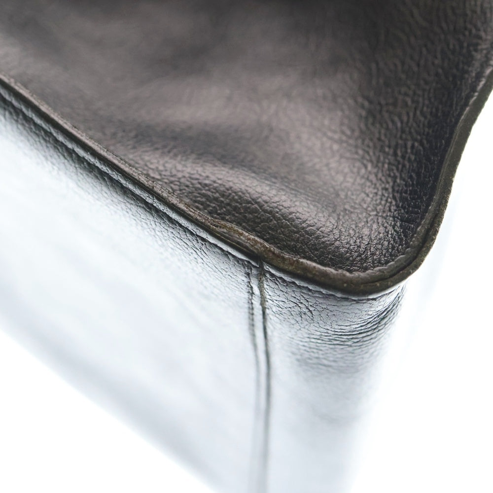 IL BISONTE(イル ビゾンテ) エンボスロゴ スクエア レザートートバッグ ブラック レディース