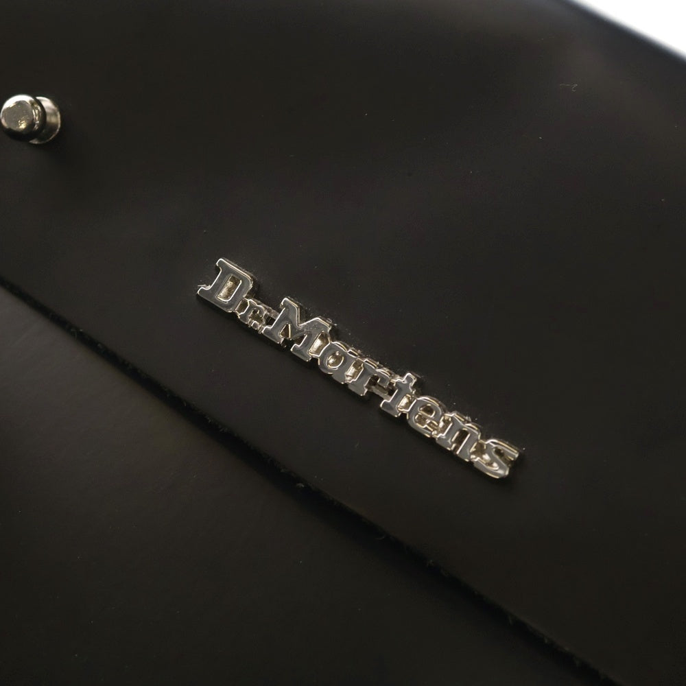 Dr.Martens(ドクターマーチン) KIEV SMOOTH SMALL LEATHER BACKPACK ロゴプレート スクエア レザーバックパック ブラック AC989003