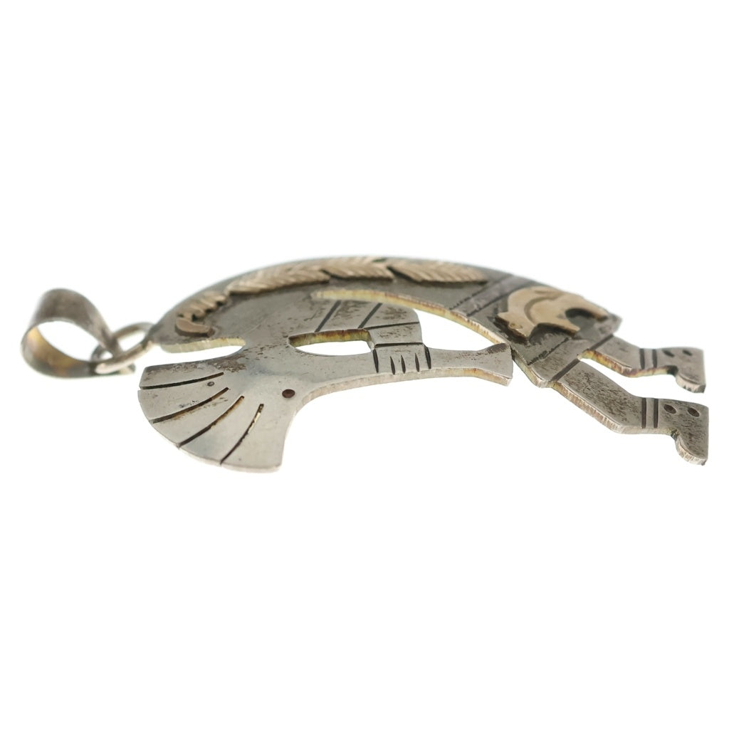INDIAN JEWELRY(インディアンジュエリー) NAVAJO Randall Begay ナバホ族 ランダルビゲイ ココペリフェザー ペンダントトップ シルバー