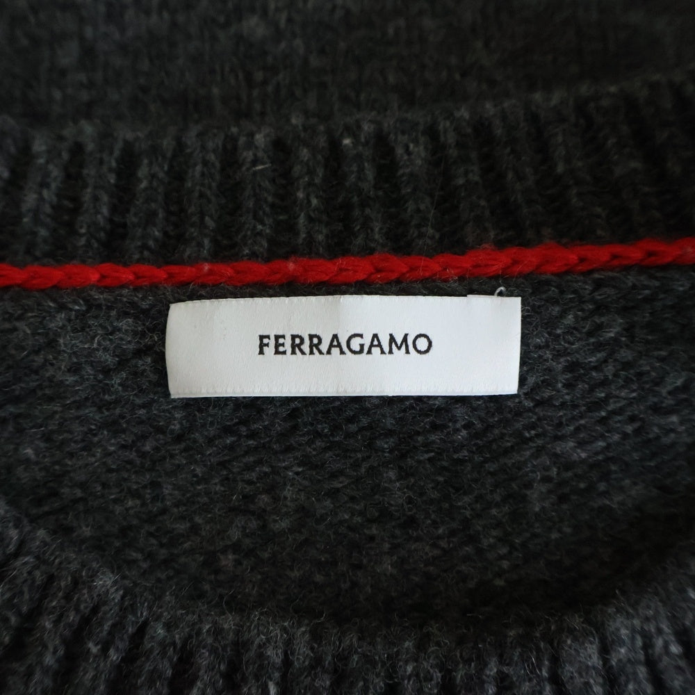 FERRAGAMO(フェラガモ) フロントロゴエンブロイダリー クルーネック ニットセーター ブラック 776009