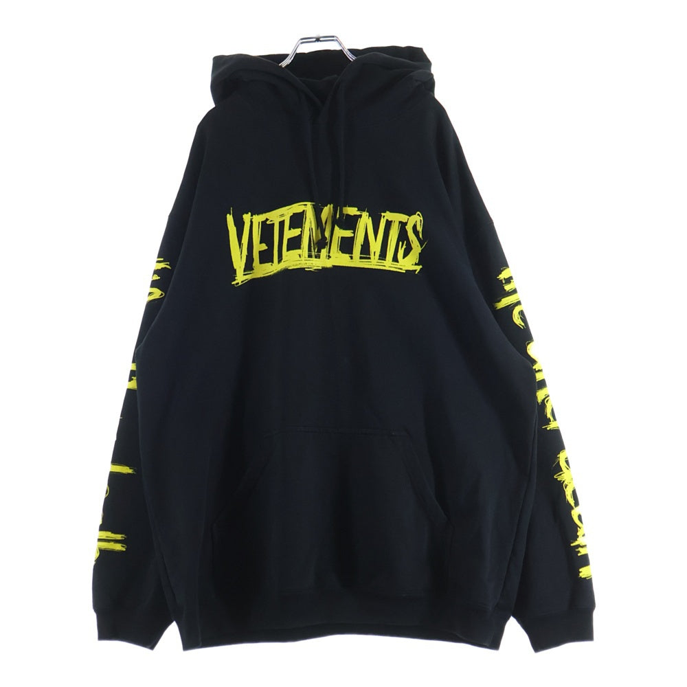 VETEMENTS(ヴェトモン) 20AW World Tour Hoodie グラフィックロゴ ワールドツアー フーディー プルオーバー スウェットパーカー ブラック UAH21TR632