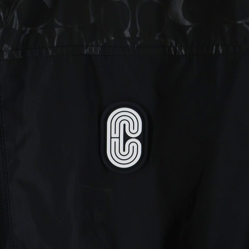 COACH(コーチ) SIGNATURE WINDBREAKER フロントシグネチャーロゴ ジップアップ 総柄 ジャケット ブラック C8104