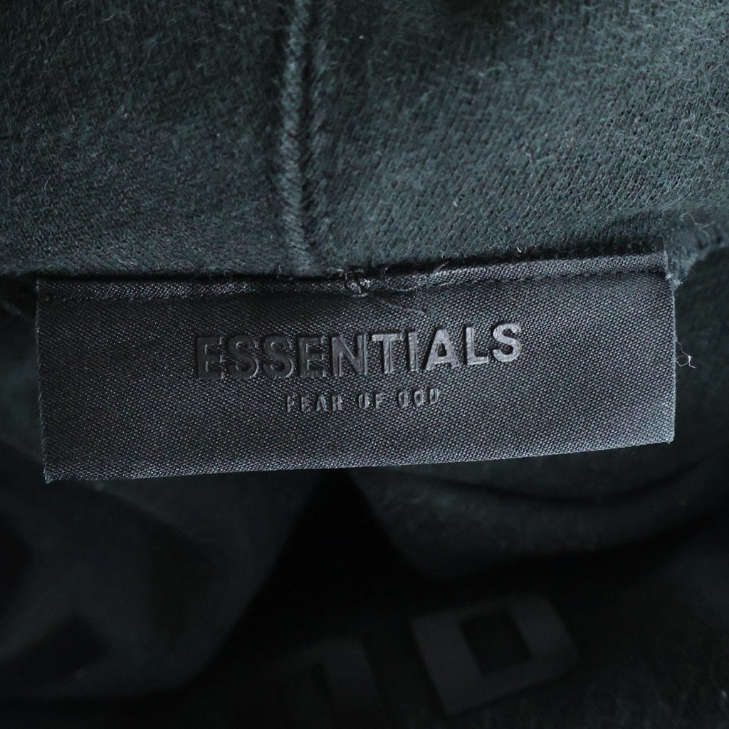 FEAR OF GOD ESSENTIALS(フィアオブゴッド エッセンシャルズ) フロントラバーロゴ プリント プルオーバースウェットパーカー ブラック