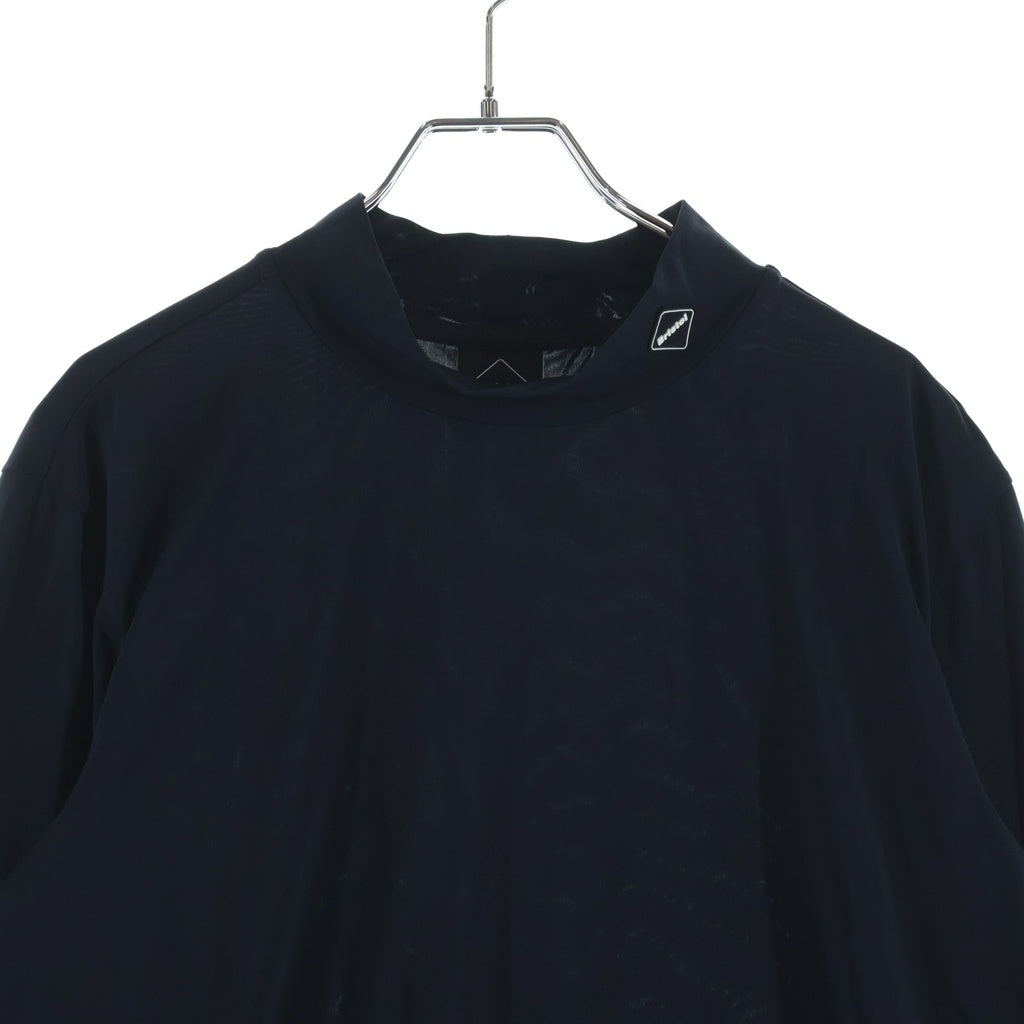 F.C.R.B.(エフシーアールビー) 23SS COOL TOUCH L/S MOCKNECK TOP クールタッチ モックネック トップ アームロゴ入り 長袖Tシャツ FCRB-230047