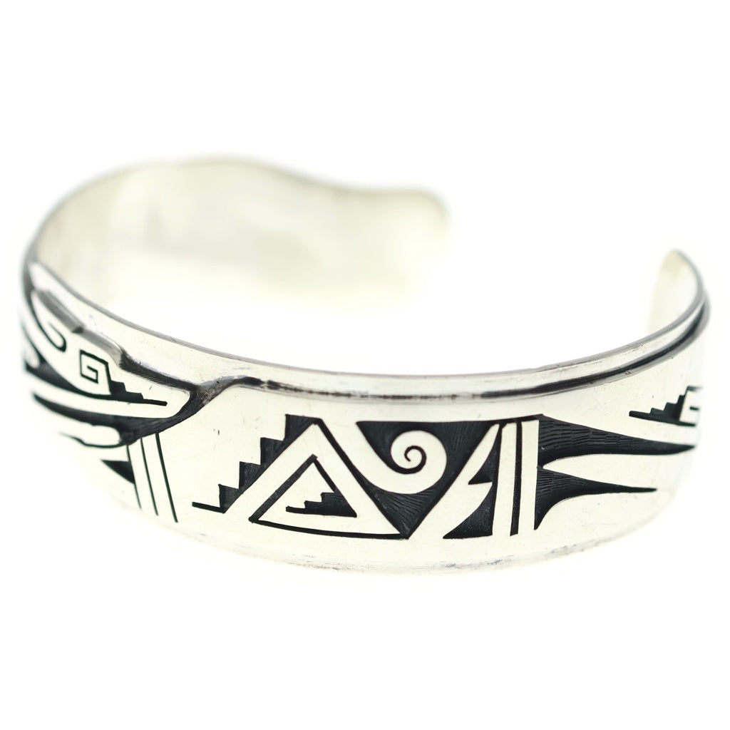 INDIAN JEWELRY(インディアンジュエリー) Hopi Berra Tawahongva ホピ族 コヨーテ バングル シルバー
