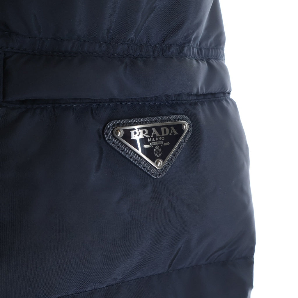 PRADA(プラダ) トライアングルロゴ ジップアップ フーデッドダウンジャケット ネイビー SGH589 R142 004