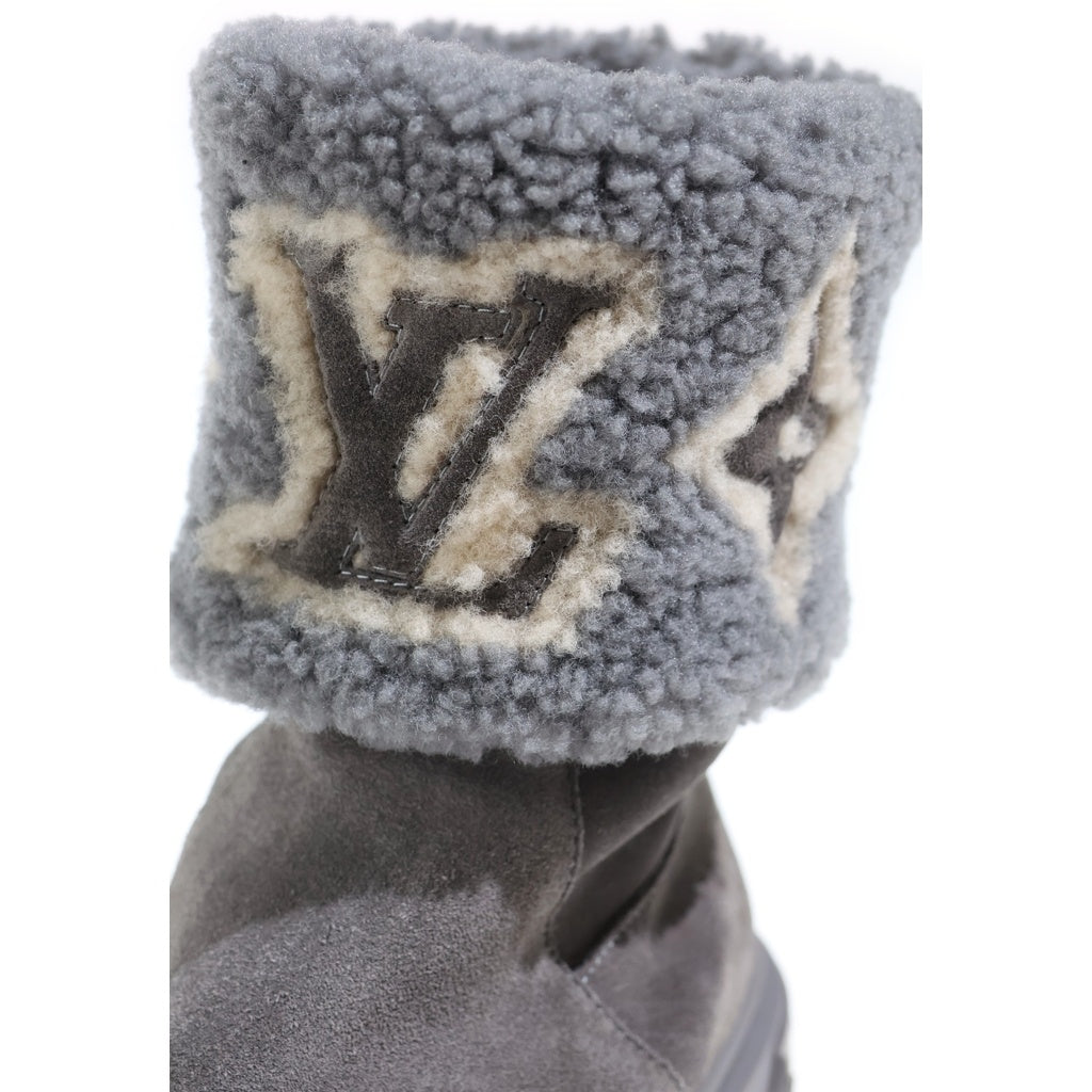 LOUIS VUITTON(ルイヴィトン) NOWDROP FLAT ANKLE BOOT スノードロップ ラインアンクルブーツ LVロゴ ムートンブーツ レディース グレー TC0272