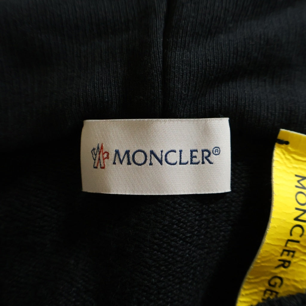 MONCLER(モンクレール) ×Palm Angels パームエンジェルス バックロゴプリント プルオーバー フーディーパーカー ブラック/ホワイト J209L8G00001 899V4