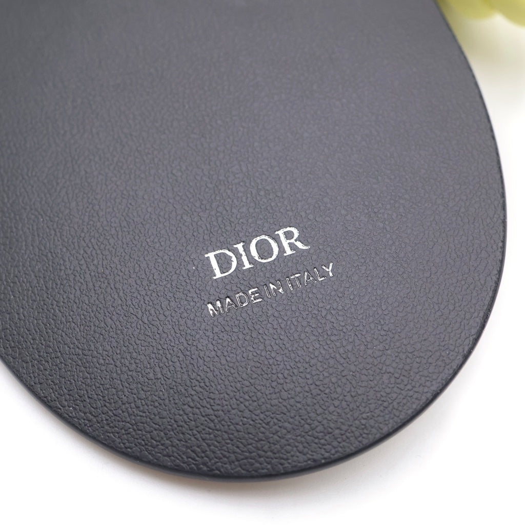 DIOR(ディオール) エンブロイダリー グレインドカーフスキン フラワーキーホルダー チャーム イエロー/ホワイト