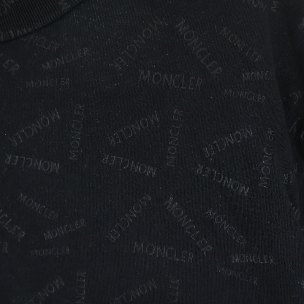 MONCLER(モンクレール) 22SS フロントロゴ総柄 クルーネック半袖Tシャツ カットソー ブラック H10918C00040 829H8