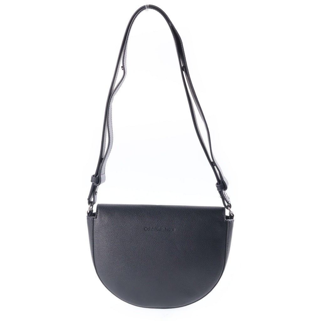 Calvin Klein(カルバンクライン) メタルロゴプレート モノグラム サドル ショルダーバッグ ブラック DH3439 レディース