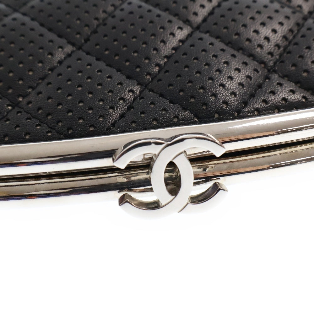 CHANEL(シャネル) ココマーク マトラッセ パンチングレザー がま口 クラッチバッグ セカンドバッグ ブラック レディース