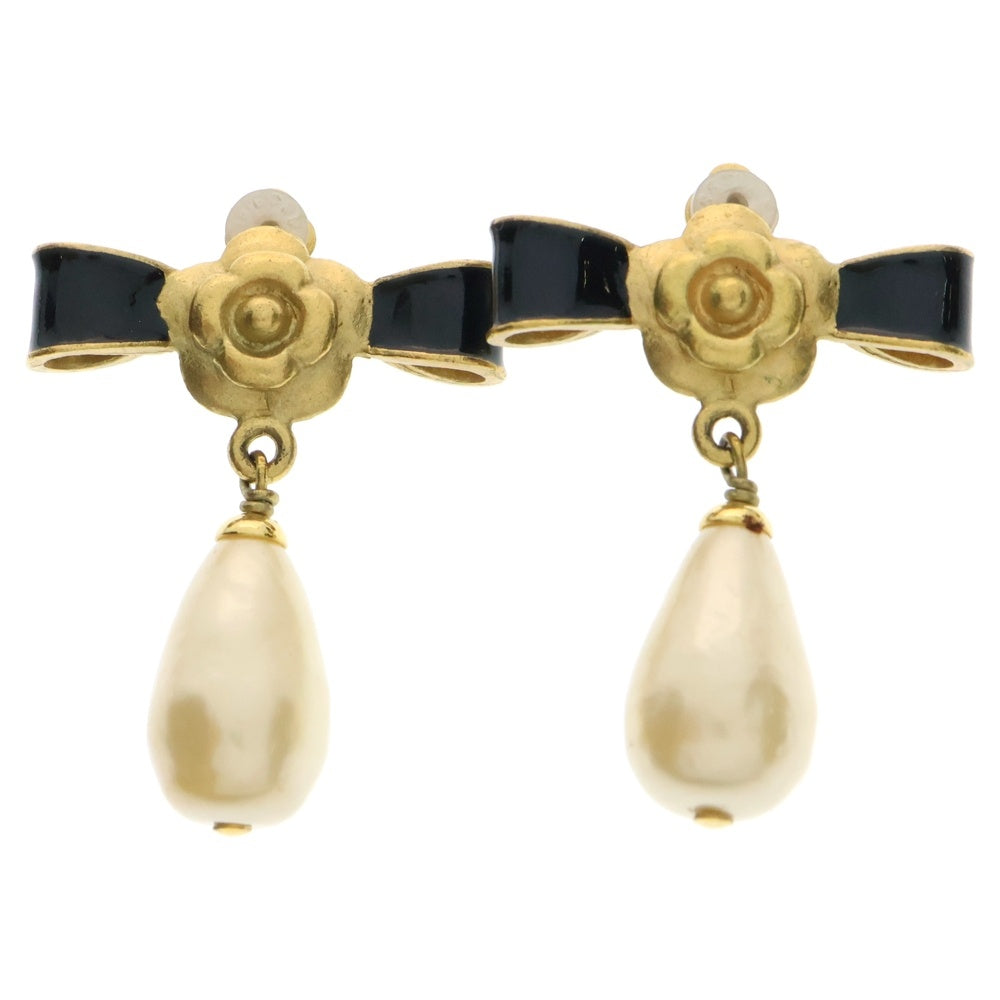 CHANEL(シャネル) 94P カメリア パールイヤリング イヤーアクセサリー ブラック×ゴールド GP
