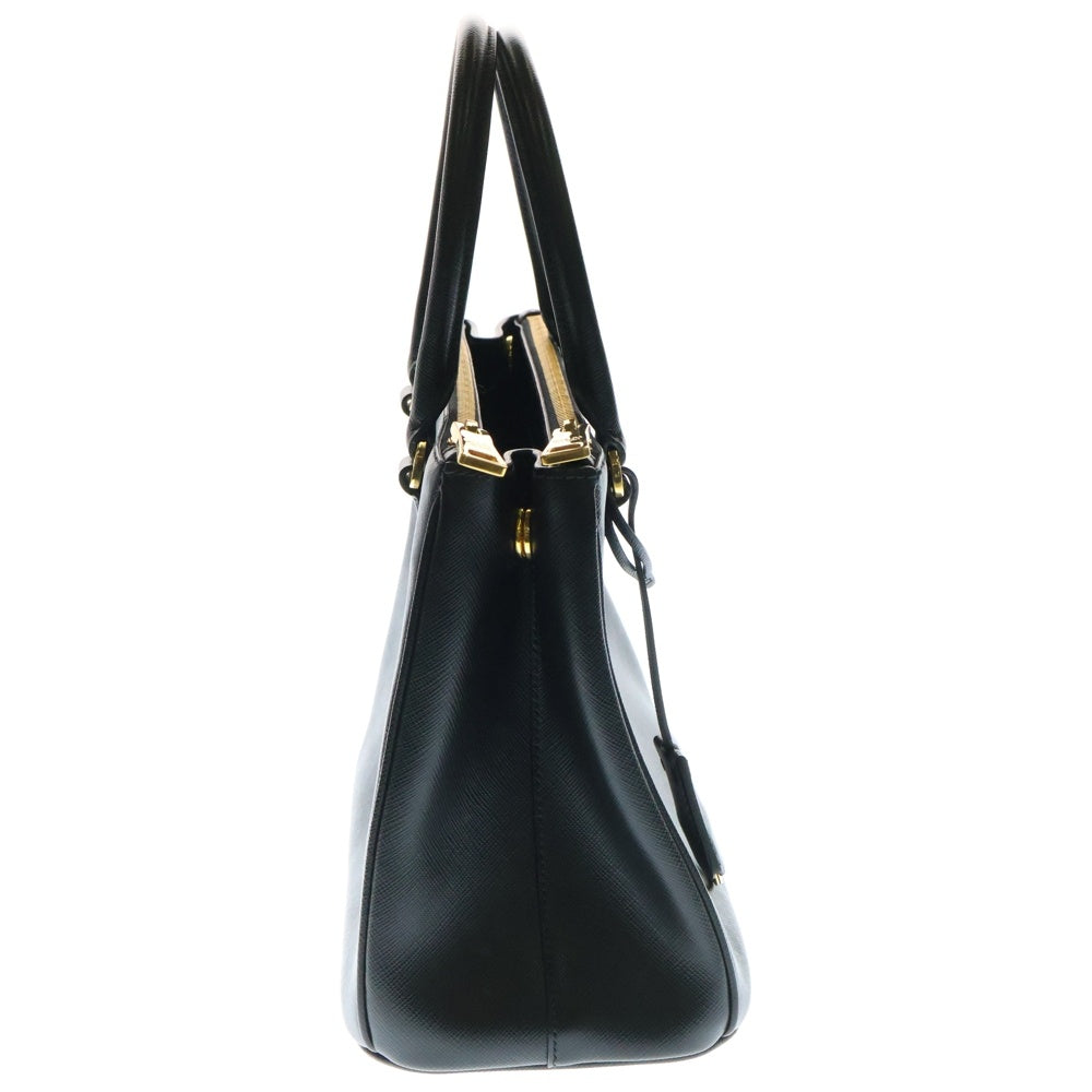 PRADA(プラダ) ガレリアミディアム トライアングルロゴプレート サフィアーノレザー 2WAY ハンド ショルダーバッグ ゴールド金具 ブラック 1BA863