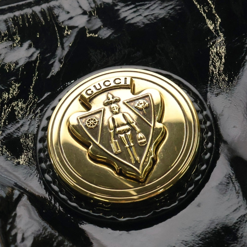 GUCCI(グッチ) ヒステリア エンブレム ロゴプレート パテントレザー クラッチ セカンド ハンドバッグ ゴールド金具 ブラック 197015