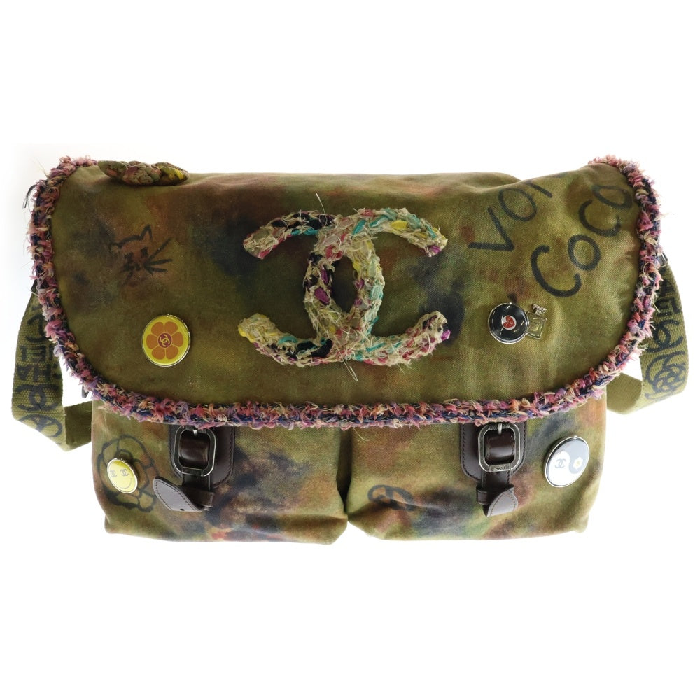CHANEL(シャネル) ココマーク グラフィティ エンブロイダリー 20番台 ペイント加工キャンバスメッセンジャーバッグ ショルダーバッグ カーキ