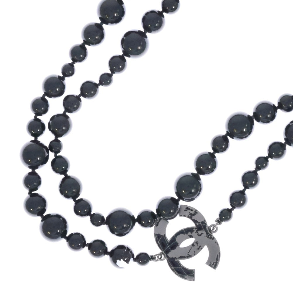 CHANEL(シャネル) ココマーク ロゴプレート 世界地図 ビーズ ロングネックレス ブラック A13K